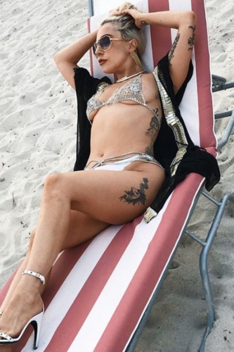 20-of-Lady-Gagas-Hottest-Bikini-Moments