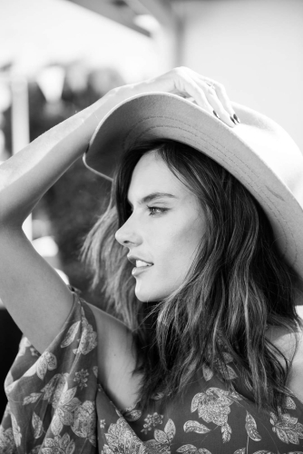 Alessandra-Ambrosio AM