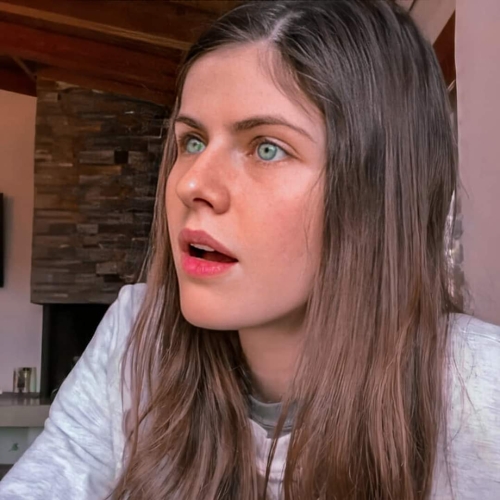 Alexandra-Daddario-109