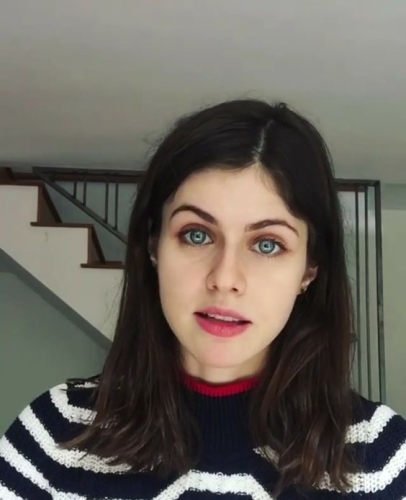 Alexandra-Daddario-113