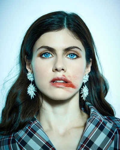 Alexandra-Daddario-132