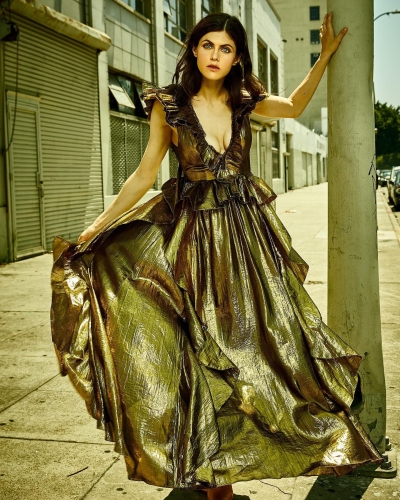 Alexandra-Daddario-136