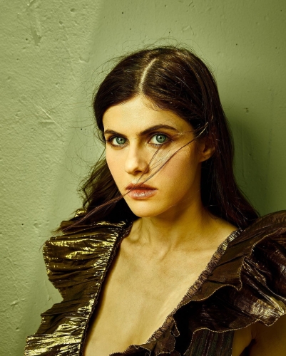 Alexandra-Daddario-137