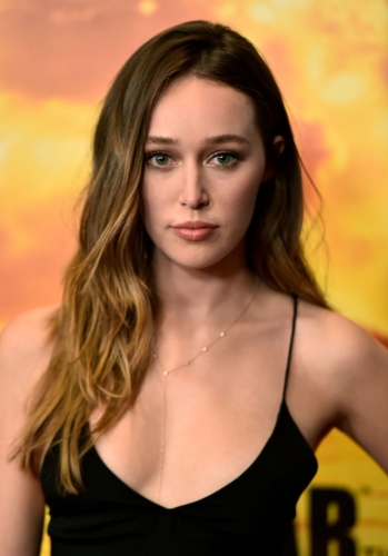 Alicia-Debnam-Carey-1