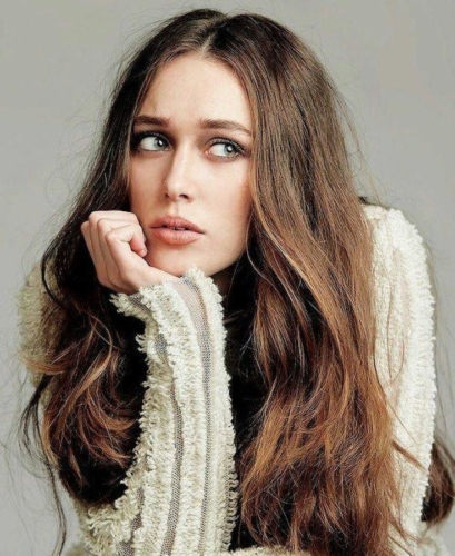 Alycia-Debnam-Carey-2