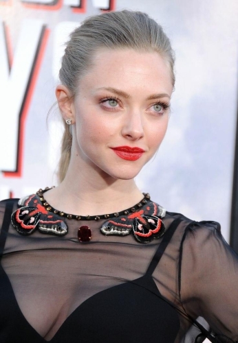Amanda-Seyfried-12