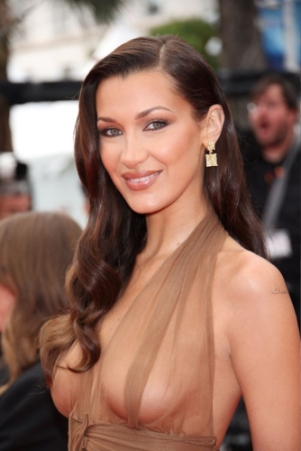 Bella-Hadid-se