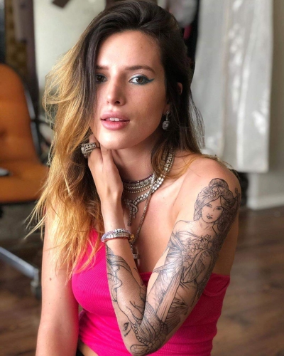 Bella-Thorne-13