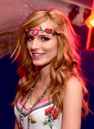 Bella-Thorne-27