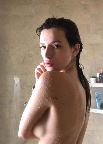 Bella-Thorne-33
