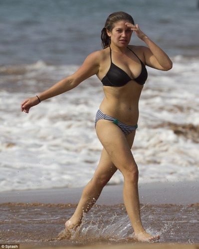 Danielle-Fishel-slips-into-a-bikini