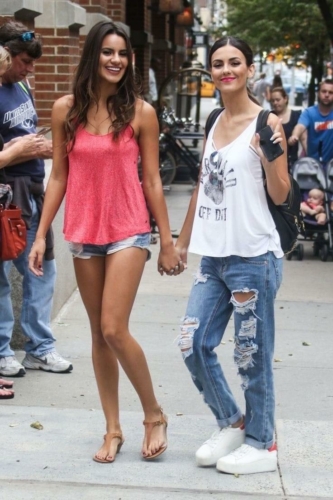 Madison Reed and her sister Victoria Justice