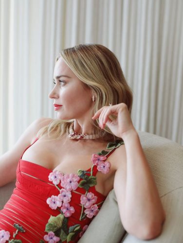 Inside-Emily-Blunts-Flower-Garden-Inspired-Beauty-Transformation-for-the-SAG-Awards-2023
