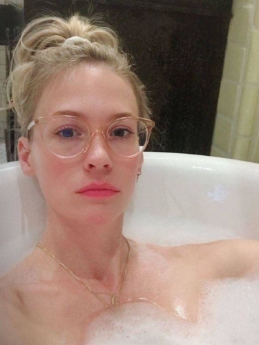 January-Jones-Beautiful-Actress