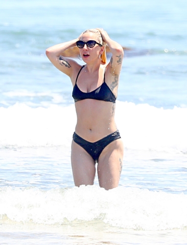 Lady-Gaga-Hot-Sexy-Bikini-30-Photos-16