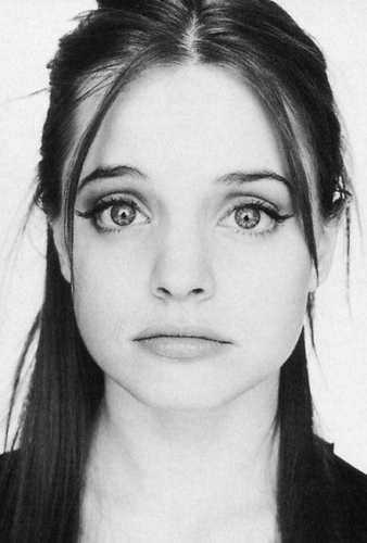 Mena-Suvari-1