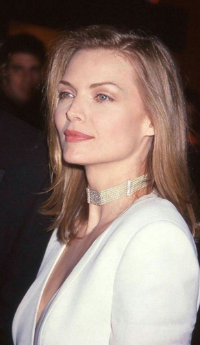 Michelle-Pfeiffer-6