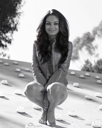 Mila-Kunis-23