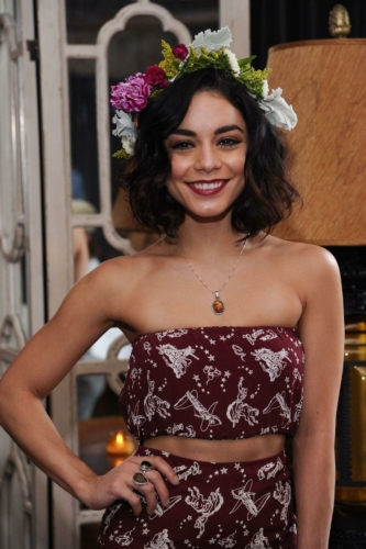 Vanessa-Hudgens-38