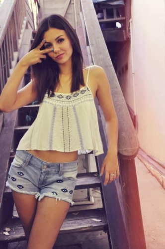 Victoria-Justice-53