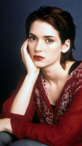 Winona-Ryders-Best-‘90s-Beauty-Looks