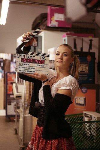 Yvonne-Strahovski-5