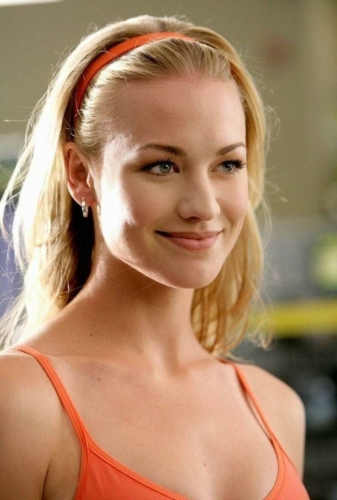 Yvonne-Strahovski-
