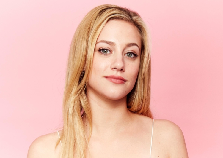 lili-reinhart-comic-con-2017-bl