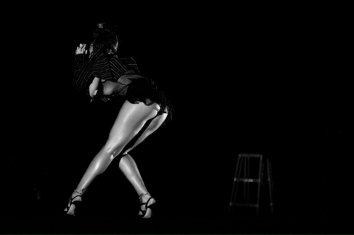 rihanna-topless-in-kiss-it-better-music-video 9